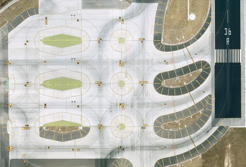 Illustration for article titled Satellite pictures of airports reveal their extreme complexity